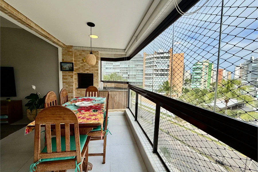 Apartamento à venda com 3 quartos, sendo 1 suíte, em Riviera de São Lourenço, Bertioga, SP