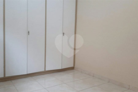 Casa Térrea de Vila - 2 Quartos / 2 Vagas - metrô Alto do Ipiranga
