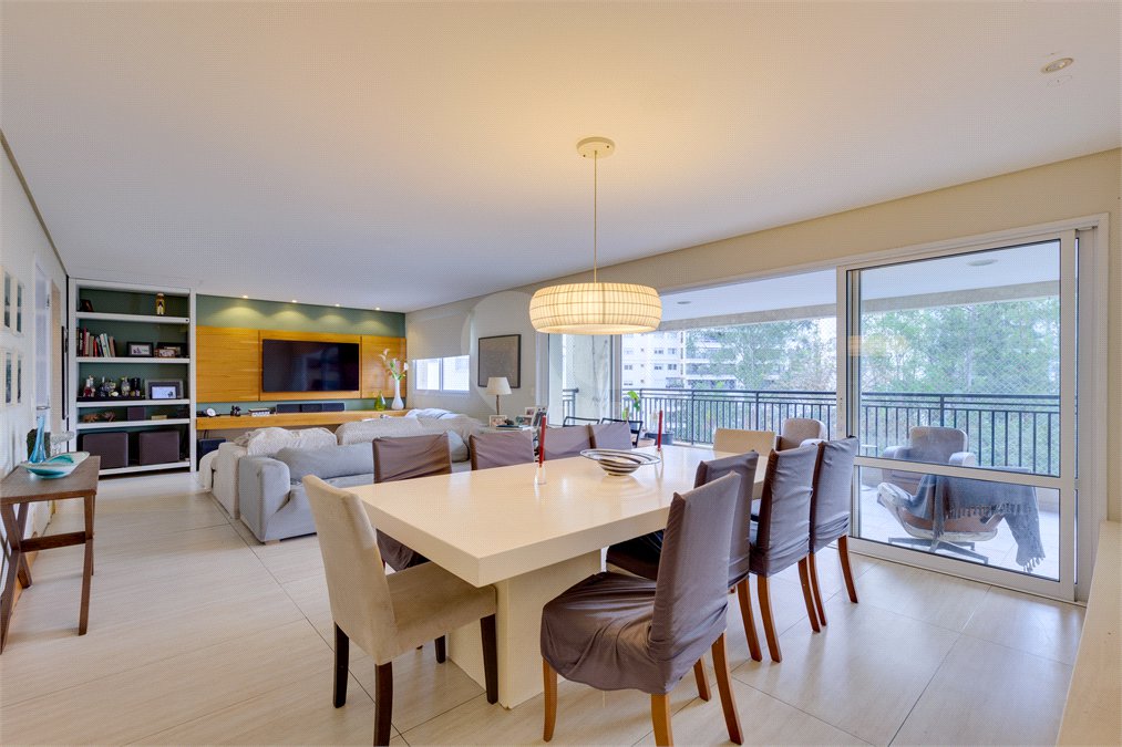 Apartamento à venda com 4 suítes em Jardim Marajoara, São Paulo, SP