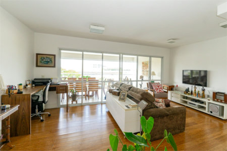 Apartamento à venda com 3 suítes em Santo Amaro, São Paulo, SP