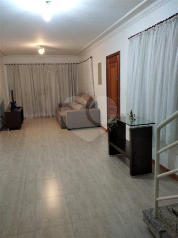 Sobrado à venda com 3 suítes em Vila Irmãos Arnoni, São Paulo, SP