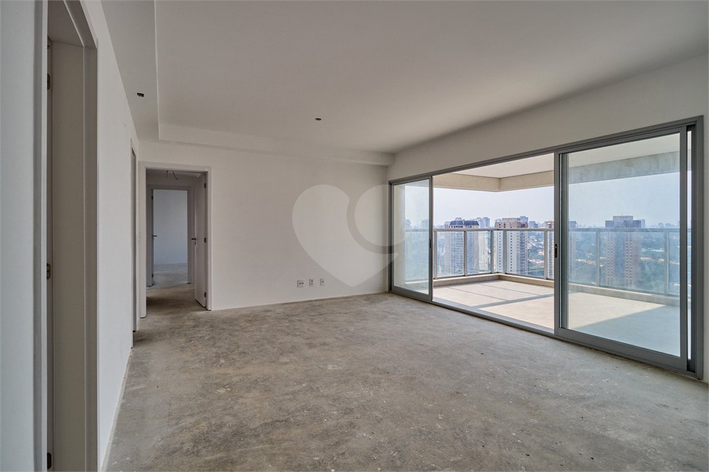 Apartamento à venda com 3 quartos, sendo 1 suíte, em Jardim Marajoara, São Paulo, SP