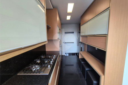 Apartamento à venda com 3 suítes em Campo Belo, São Paulo, SP