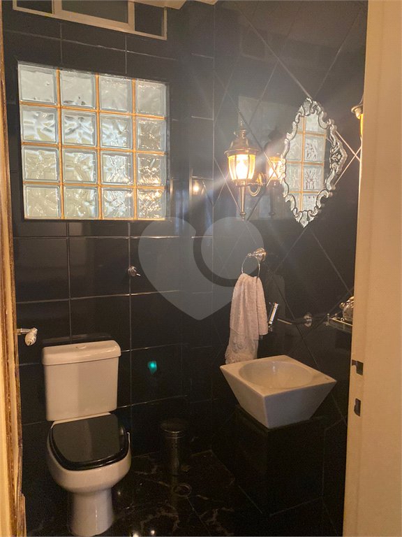 Apartamento à venda com 3 quartos, sendo 1 suíte,  em República, São Paulo, SP