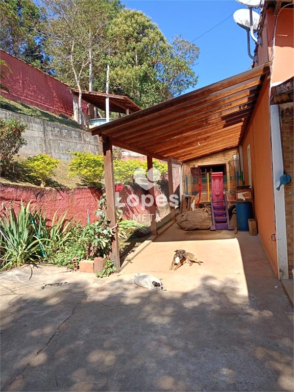 Chácara à venda com 5 quartos, sendo 3 suítes, em Loteamento Residencial Vista Linda, São José dos Campos, SP