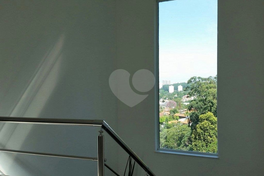 Casa à venda com 6 quartos, sendo 3 suítes, no condomínio Travessa Manuel Antônio Ferreira,85, São Paulo - SP