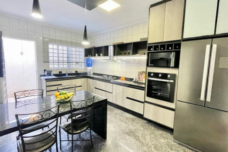 Casa à venda com 3 quartos, sendo 1 suíte,  em Jardim Wanel Ville IV, Sorocaba, SP