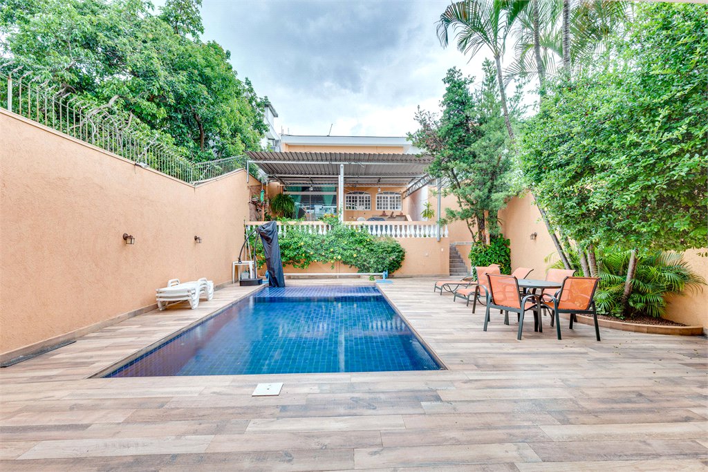 Casa à venda com 4 quartos, sendo 1 suíte, em Brooklin Paulista, São Paulo, SP