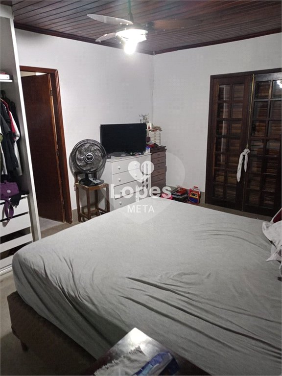 Chácara à venda com 5 quartos, sendo 3 suítes, em Loteamento Residencial Vista Linda, São José dos Campos, SP