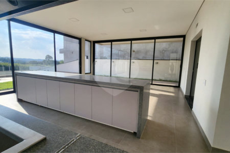 Casa à venda com 3 suítes no condomínio Santa Isabel I, Louveira - SP