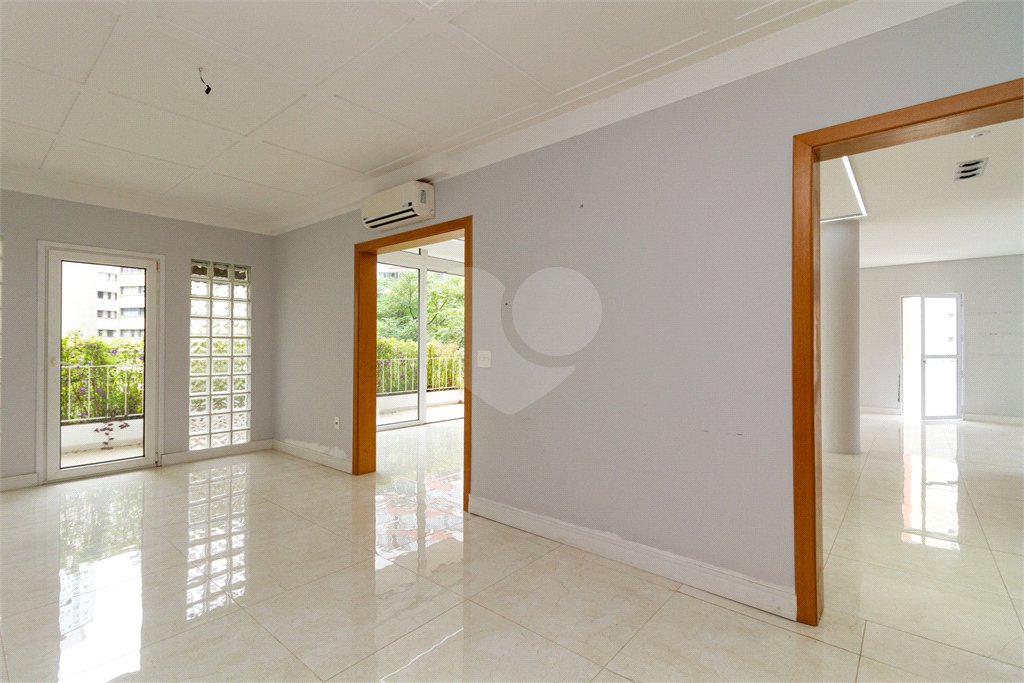 Apartamento à venda com 3 quartos, sendo 1 suíte, em Jardim Paulista, São Paulo, SP