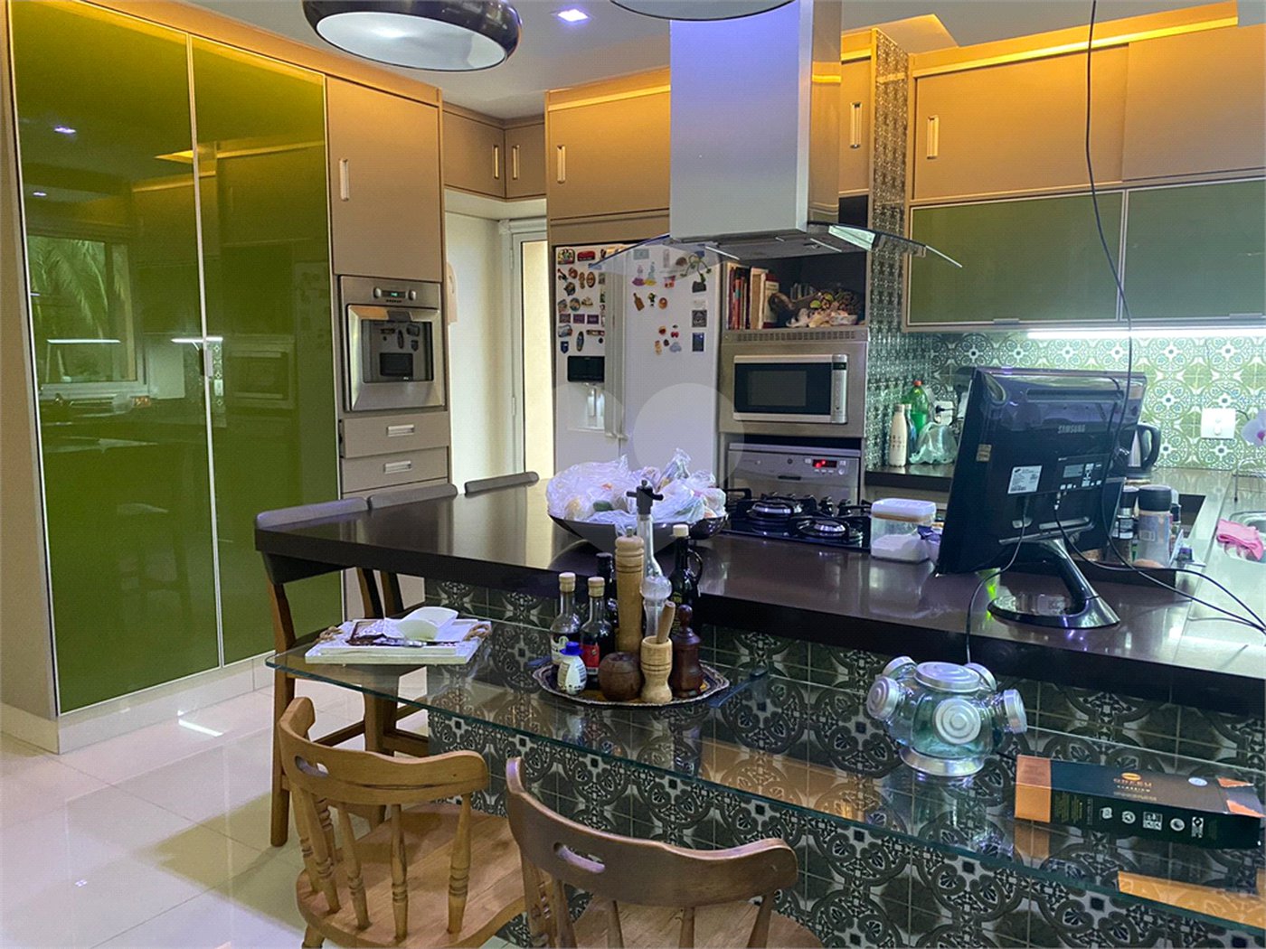 Casa à venda com 4 suítes no condomínio Granja Morumbi, São Paulo - SP