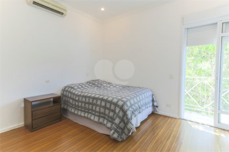 Casa à venda com 5 suítes no condomínio Chácara Flora, São Paulo - SP