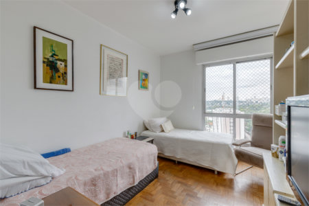 Apartamento à venda com 3 quartos, sendo 1 suíte, em Chácara Santo Antônio (zona Sul), São Paulo, SP