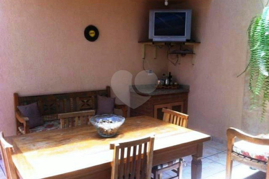 Sobrado à venda com 3 quartos, sendo 1 suíte, em Parque Continental II, Guarulhos, SP
