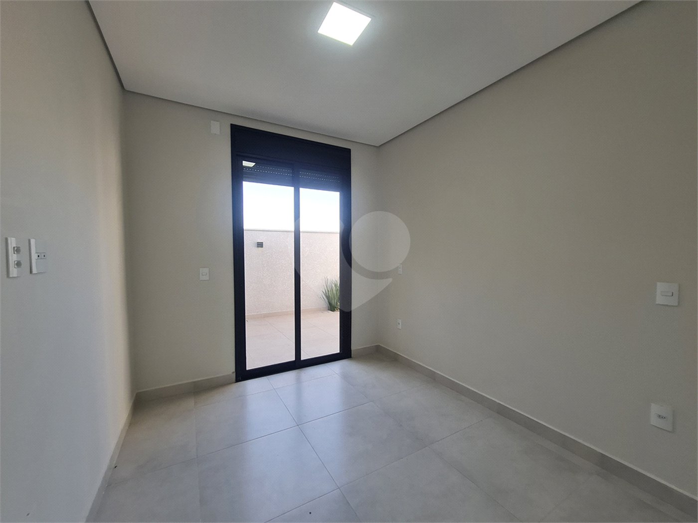 Casa à venda com 3 quartos, sendo 1 suíte, no condomínio Vilagio Wanel, Sorocaba - SP