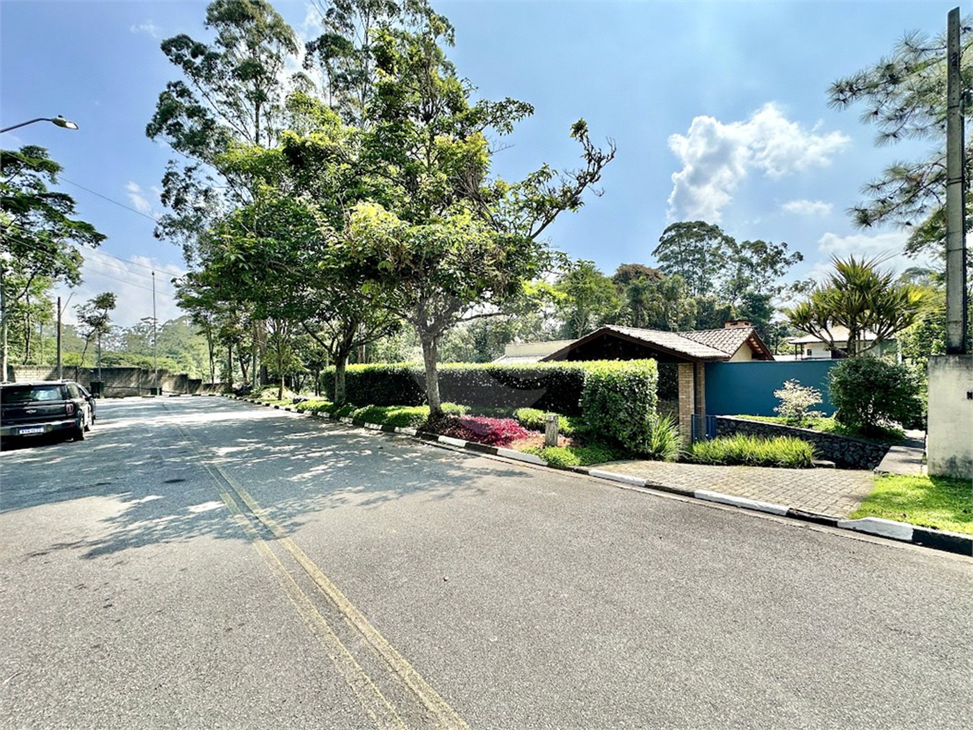 Casa à venda com 4 suítes no condomínio Parque das Artes, Embu das Artes - SP