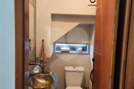 Casa à venda com 4 quartos, sendo 2 suítes,  em Vila Romana, São Paulo, SP