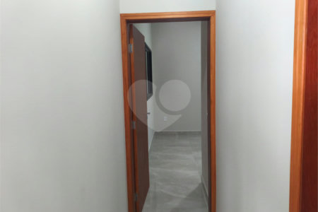 Casa à venda com 3 quartos, sendo 1 suíte,  no condomínio Tivolli, Itapetininga - SP