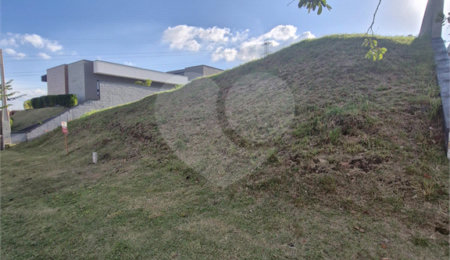 Terreno à venda no condomínio Residencial Campo de Toscana, Vinhedo - SP