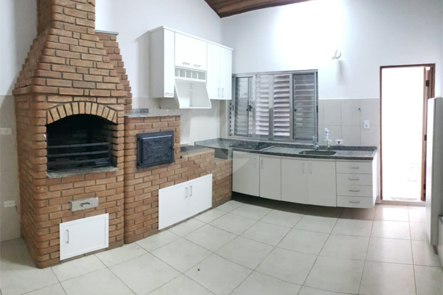 Sobrado à venda com 2 quartos, sendo 1 suíte, em Tremembé, São Paulo, SP
