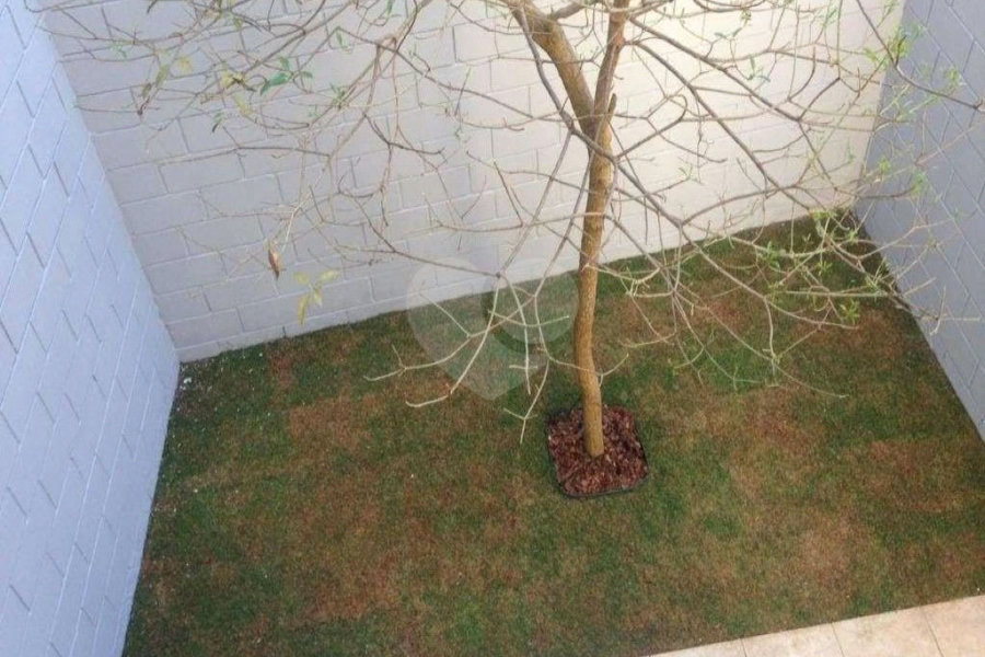 Casa à venda com 2 quartos, sendo 1 suíte, no condomínio Residencial Vegas, São Paulo - SP