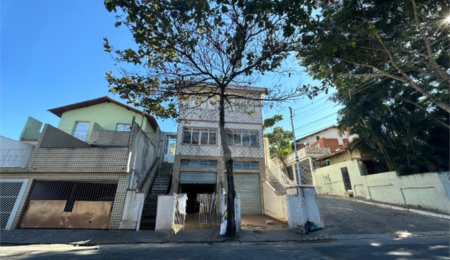 Sobrado à venda com 2 quartos em Vila Nivi, São Paulo, SP