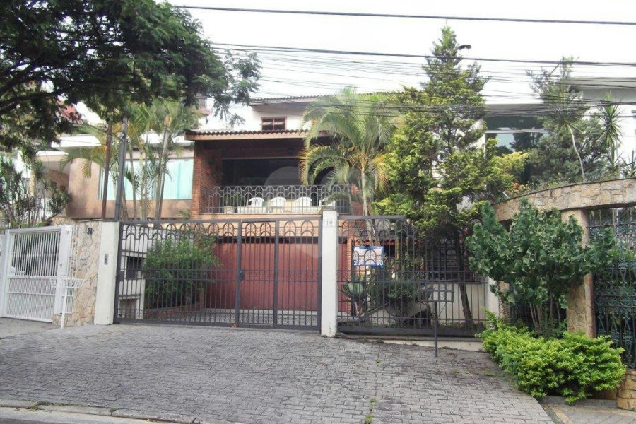Casa à venda com 3 suítes no condomínio Praça Monsenhor Macedo,10, São Paulo - SP