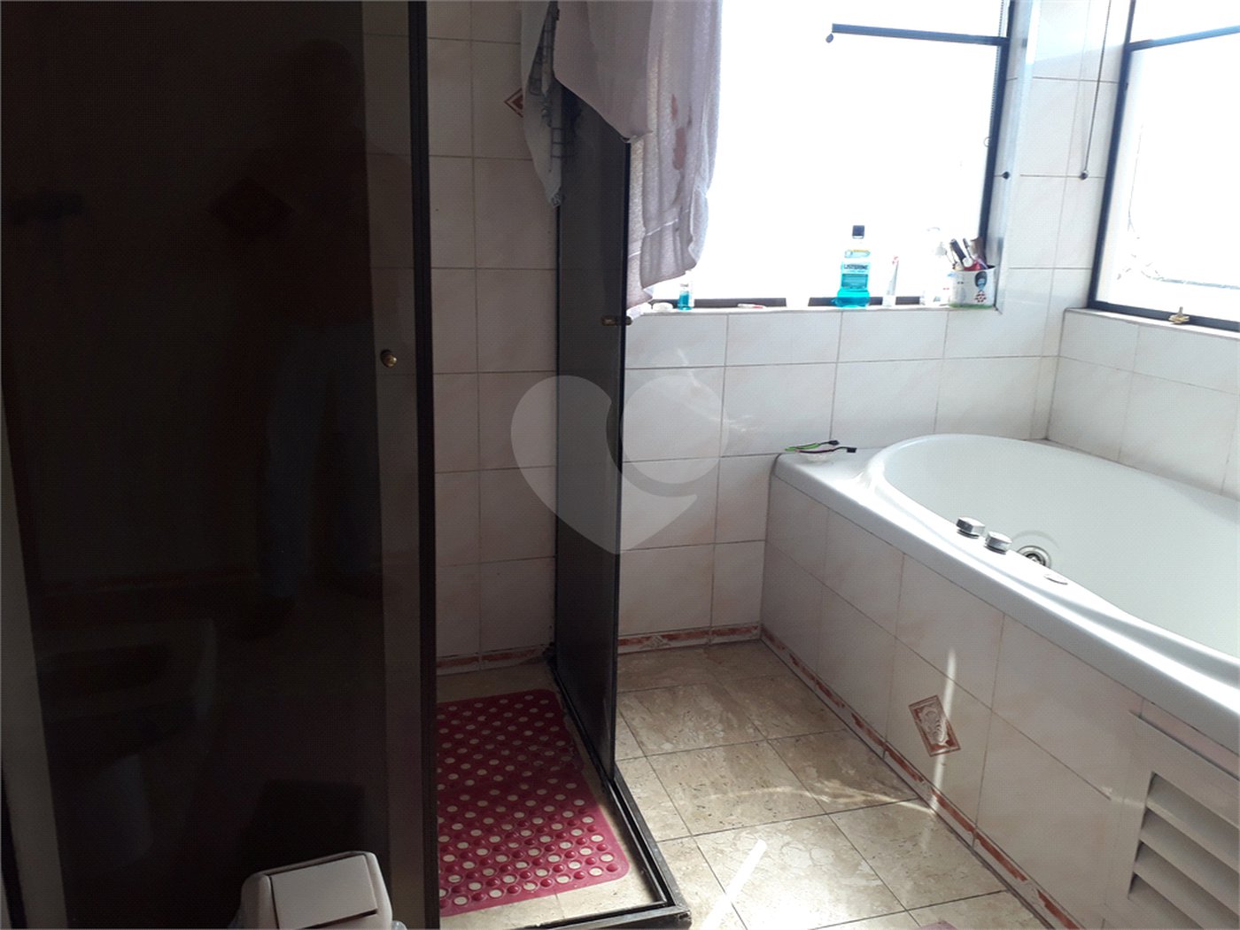 Sobrado à venda com 4 quartos, sendo 1 suíte, em Vila Constança, São Paulo, SP