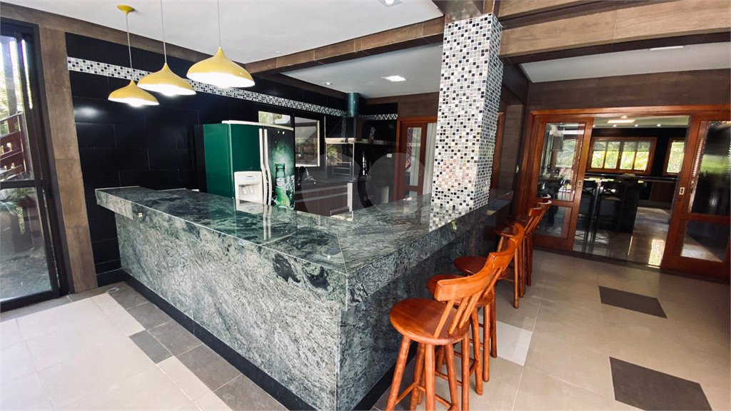 Casa à venda com 5 suítes no condomínio Suíça da Cantareira, Mairiporã - SP