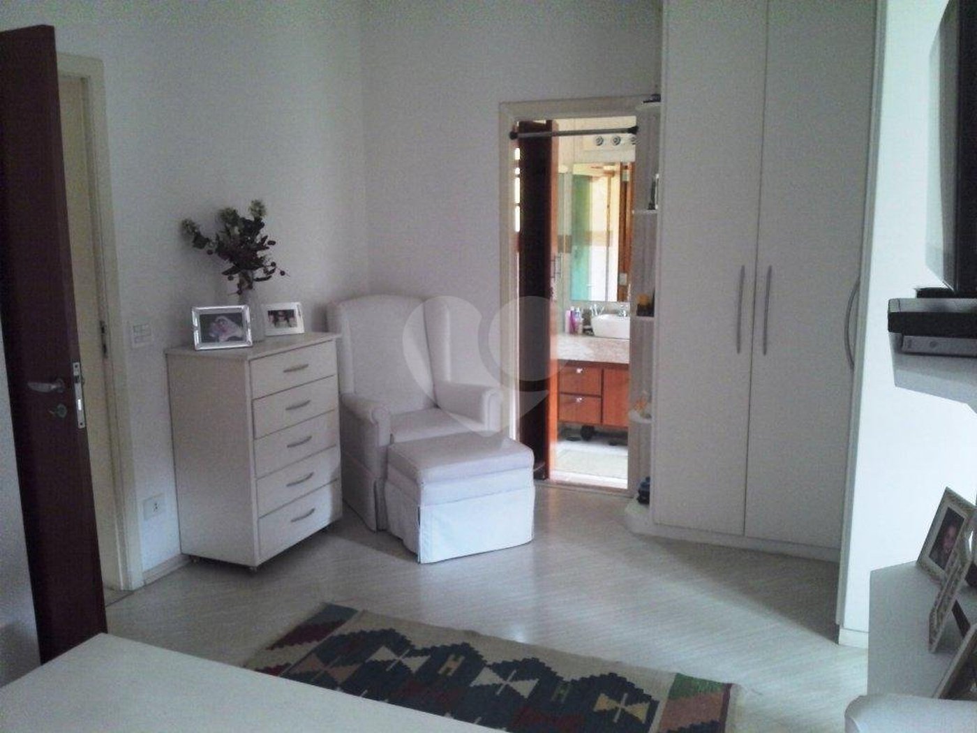 Casa à venda com 4 quartos, sendo 2 suítes,  em Horto, São Paulo, SP