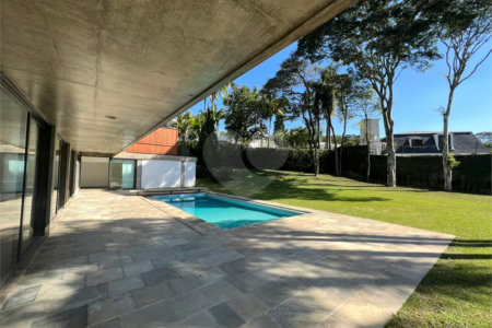 Sobrado para alugar com 5 quartos, sendo 4 suítes, em Jardim Everest, São Paulo, SP