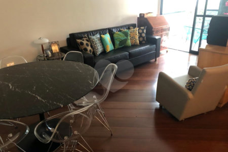 Apartamento à venda com 3 quartos, sendo 2 suítes, em Cerqueira César, São Paulo, SP