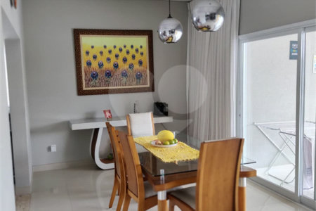 Casa à venda com 4 quartos, sendo 2 suítes, no condomínio Residencial Villaggio Paradiso, Itatiba - SP