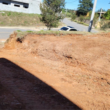 Terreno à venda com 1 suíte no condomínio Jatobás, Vinhedo - SP