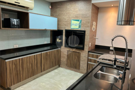 Sobrado à venda ou para alugar com 4 suítes em Vila Bertioga, São Paulo, SP