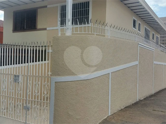 Sobrado à venda com 3 quartos, sendo 1 suíte,  em Parque Vitória, São Paulo, SP