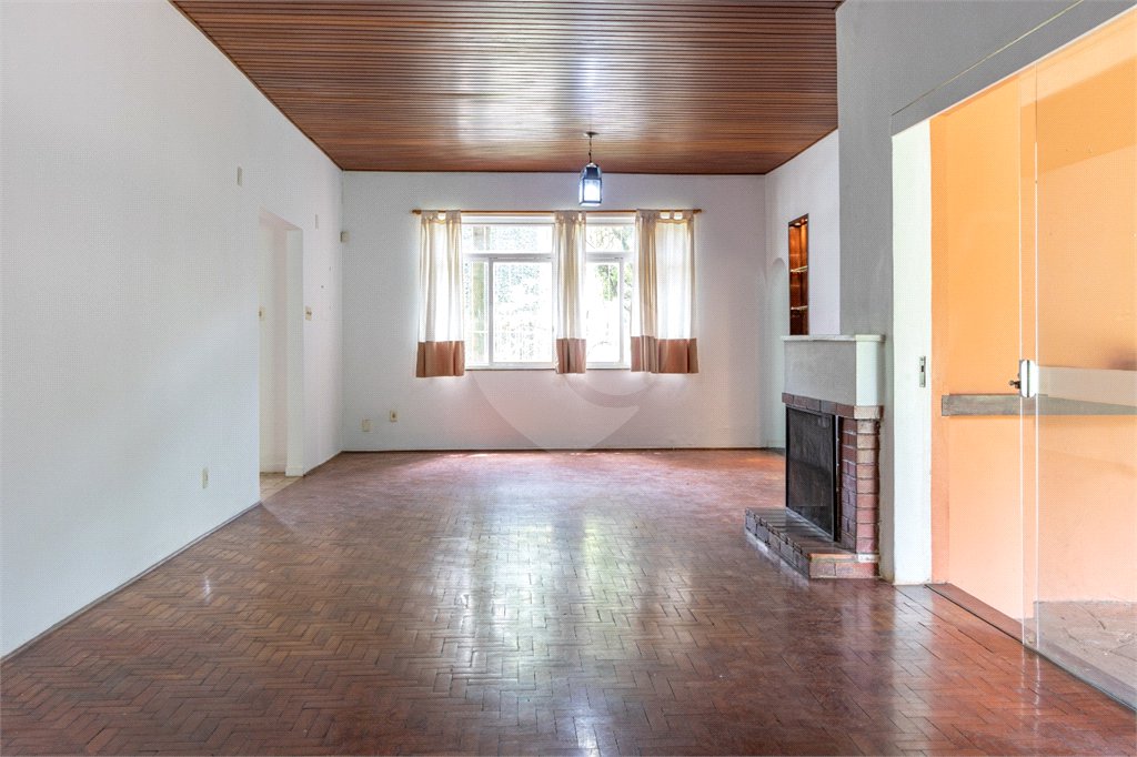 Casa térrea com 3 quartos sendo 1 suíte 2 vagas á venda em Alto da Boa Vista, São Paulo - SP