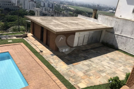 Sobrado à venda com 5 quartos, sendo 1 suíte, em Jardim São Bento, São Paulo, SP