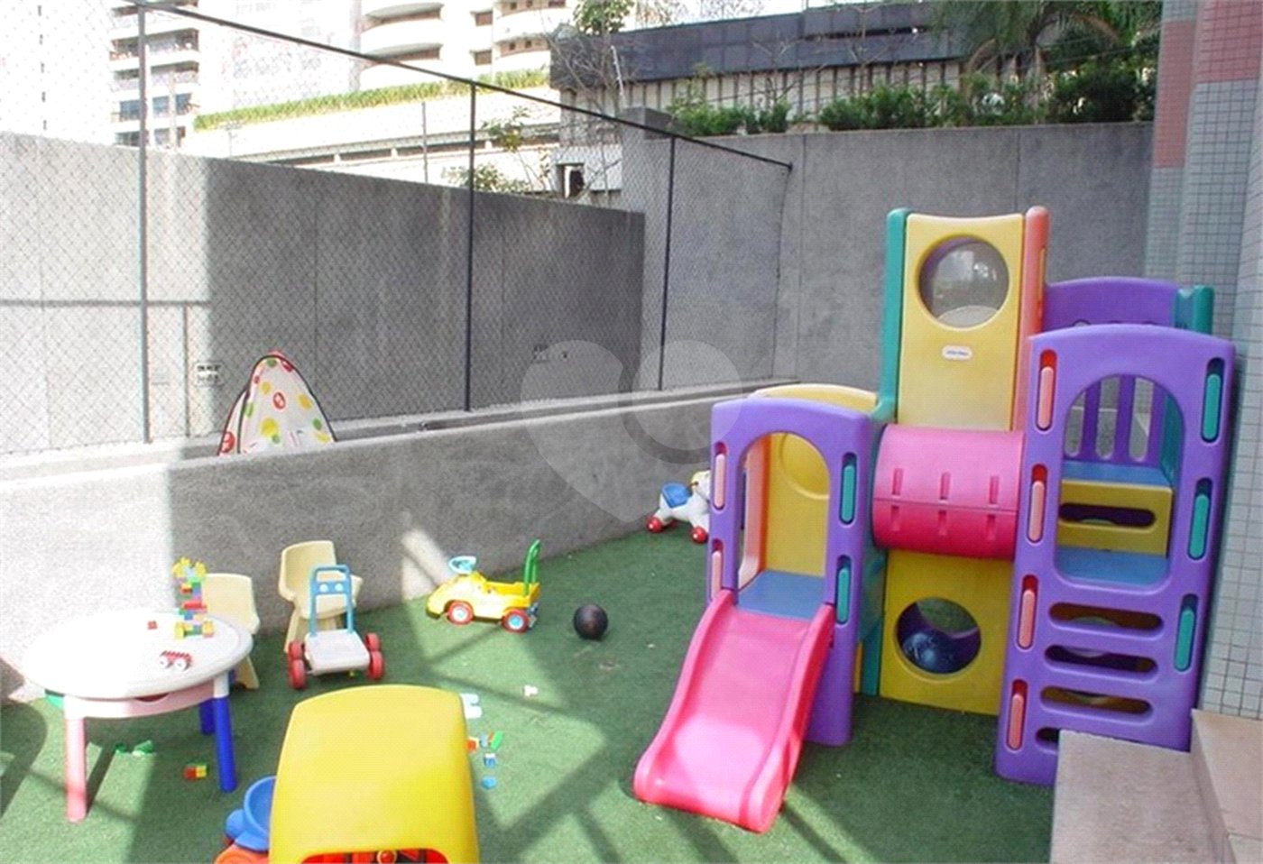 Apartamento com 3 Quartos à Venda, 190,56 m² por R$ 750.000