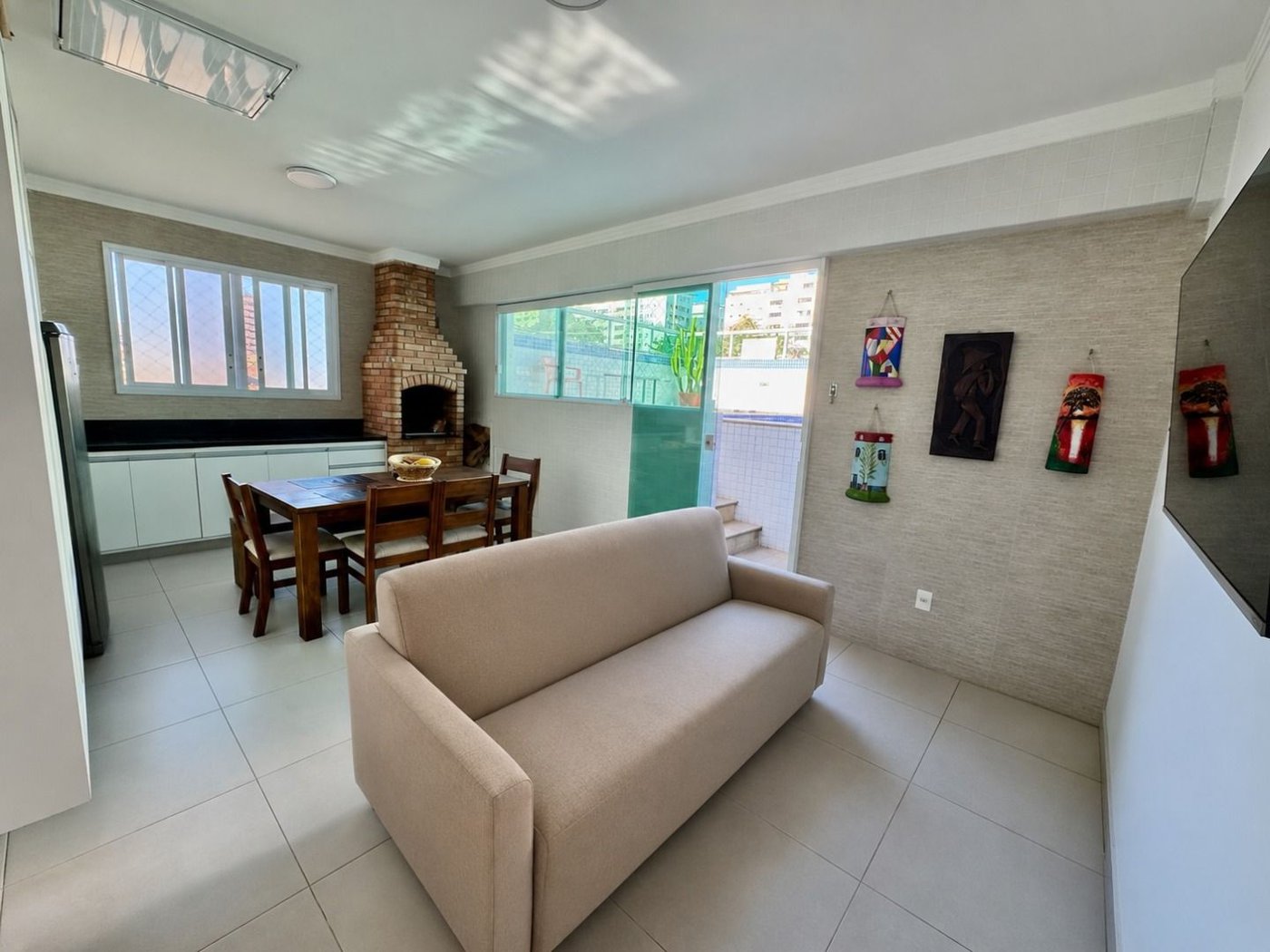 Casa com 4 dormitórios à venda, 208 m² por R$ 2.490.000,00 - Ponta da Praia - Santos/SP