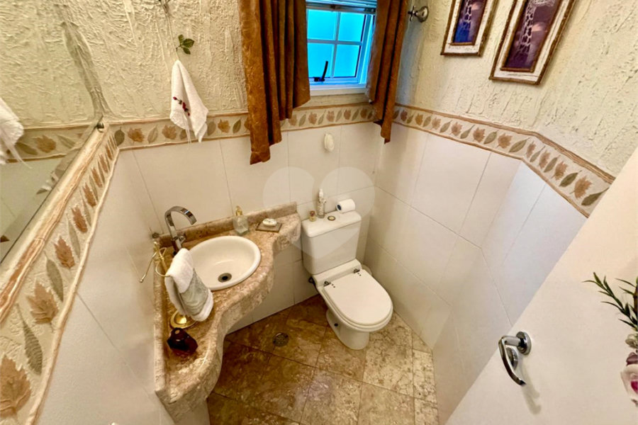 Sobrado à venda com 5 quartos, sendo 4 suítes, em Santana, São Paulo, SP