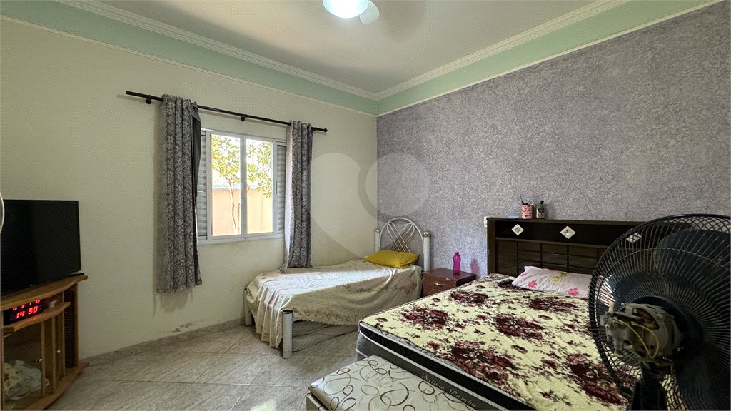 Casa à venda com 4 quartos, sendo 3 suítes, no condomínio Terras de Mont Serrat, Salto - SP