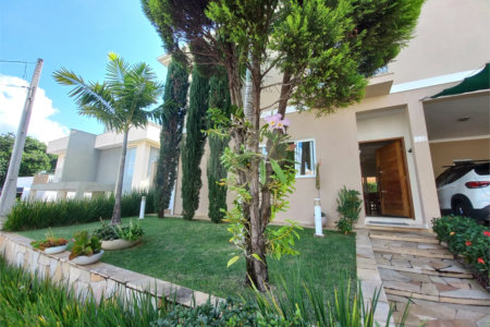 Casa à venda com 3 quartos, sendo 1 suíte, no condomínio São Domingos, Valinhos - SP
