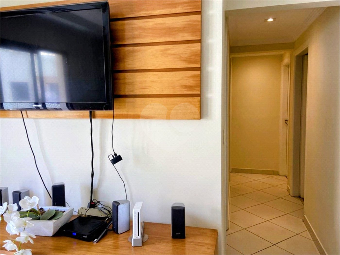 Apartamento à venda com 3 quartos, sendo 1 suíte, em Jardim Leonor Mendes de Barros, São Paulo, SP