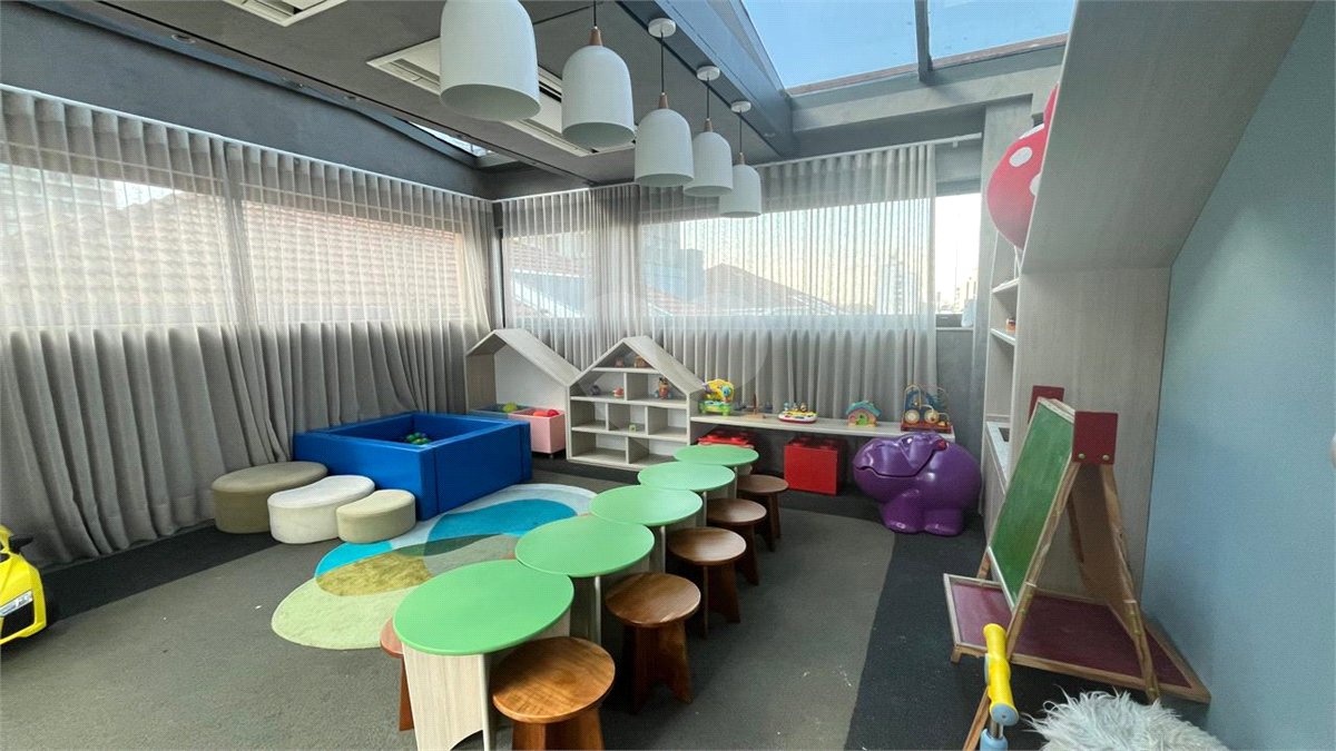 Apartamento à venda com 4 quartos, sendo 2 suítes,  em Pinheiros, São Paulo, SP