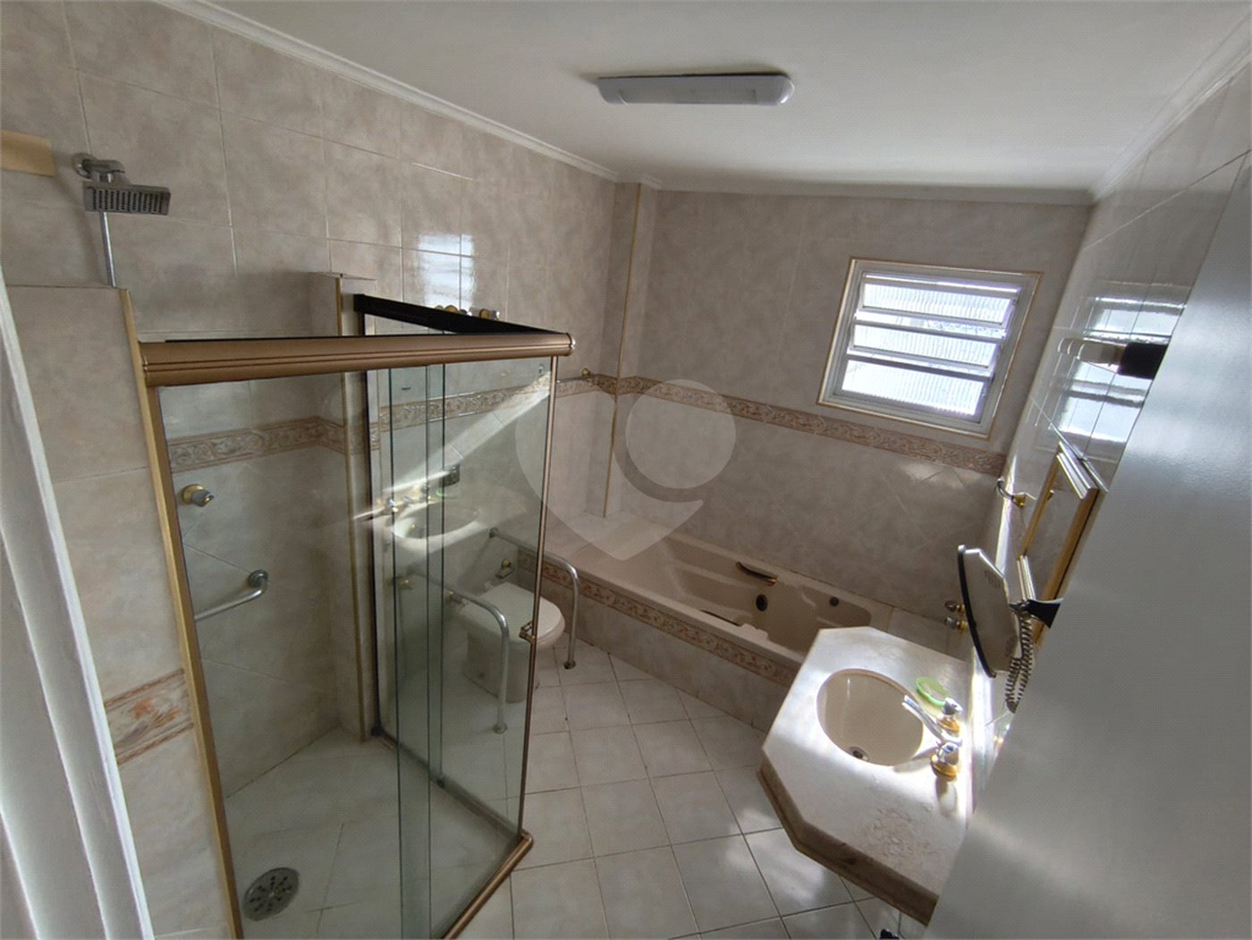 Apartamento à venda com 3 quartos, sendo 1 suíte,  em Lapa, São Paulo, SP