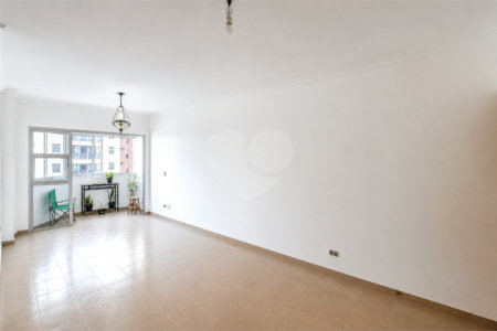 Apartamento à venda com 3 quartos, sendo 1 suíte, em Vila Mariana, São Paulo, SP