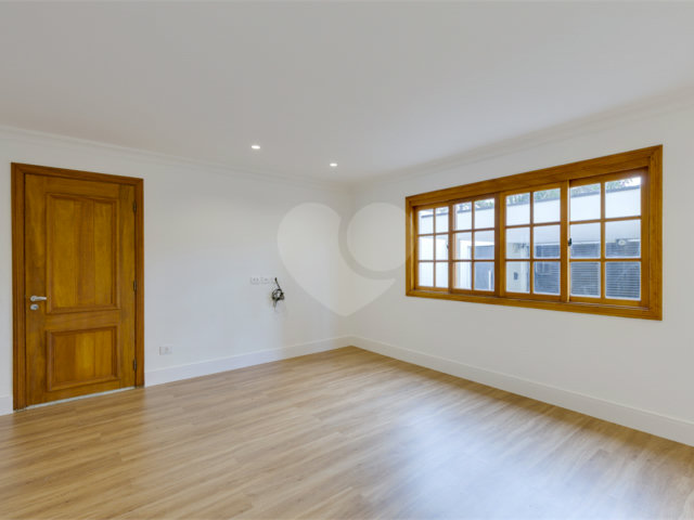 Casa de Vila à venda com 3 quartos, sendo 2 suítes,  em Santo Amaro, São Paulo, SP