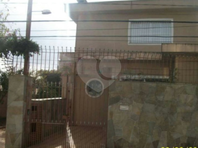 Sobrado à venda com 3 suítes em Vila Romero, São Paulo, SP
